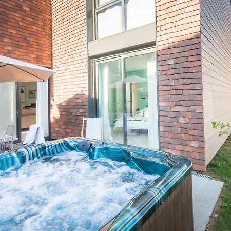 Cote Ouest Avec Jacuzzi Privatif Villa Sarlat-la-Canéda