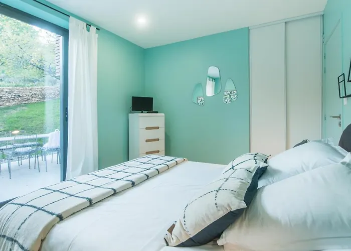 Cote Ouest Avec Jacuzzi Privatif * Sarlat-la-Canéda