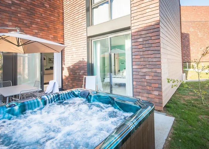 Cote Ouest Avec Jacuzzi Privatif Villa Sarlat-la-Canéda